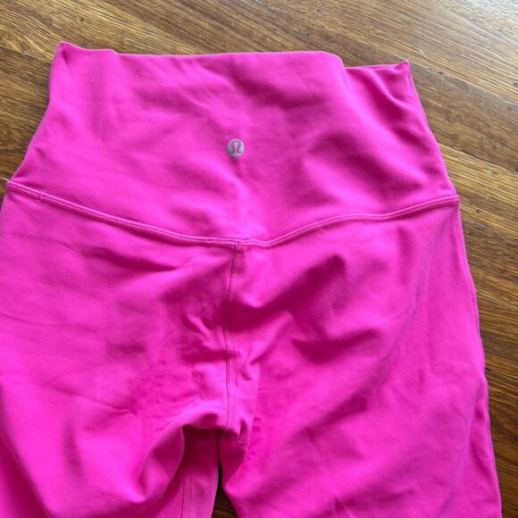 Lululemon shorts retails for 65 - Picture 4 of 4